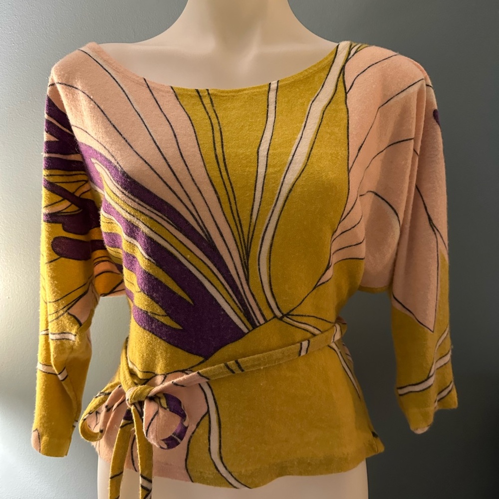 Anthropologie Pattern Moth Medium Print Women's Top - Yellow and Purple - Picture 3 of 8